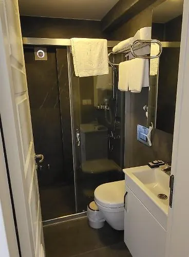 בית אירוח Picasso Çeşme