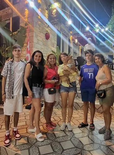 Picasso בית אירוח Çeşme